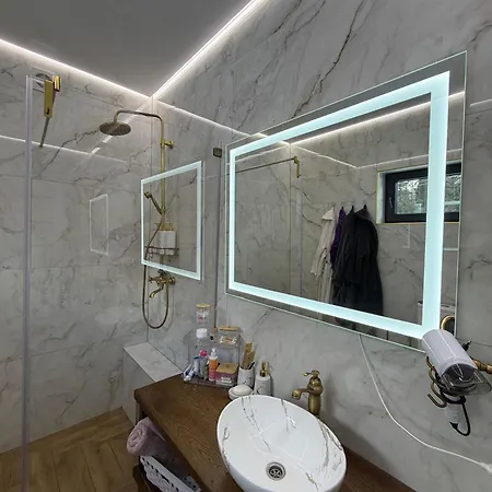 Luxury Lodge